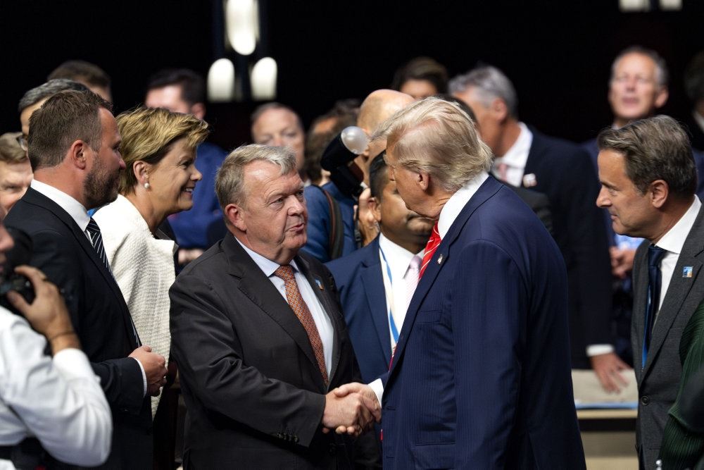 politikere mødes ved nato-møde 