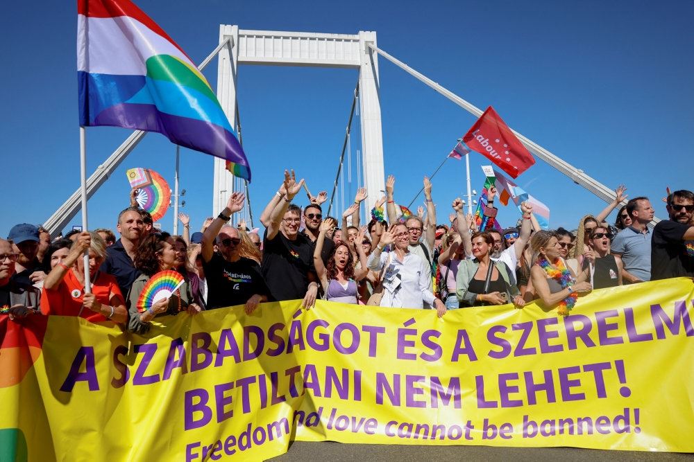 billeder af mennesker til Pride i Budapest